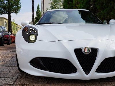 صورة 12 لـ 2015 ALFA Romeo 4C