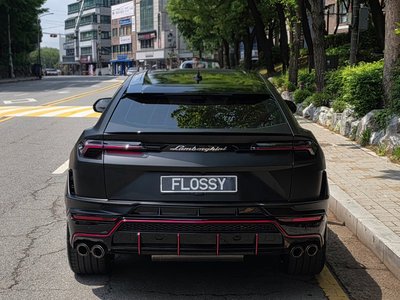LAMBORGHINI URUS - 3