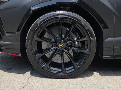 LAMBORGHINI URUS - 6