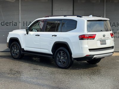 TOYOTA LAND CRUISER 300 - 9