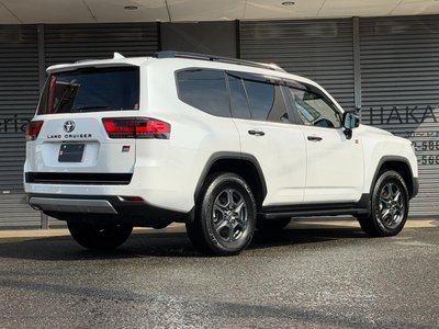 TOYOTA LAND CRUISER 300 - 5