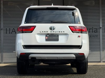 TOYOTA LAND CRUISER 300 - 7
