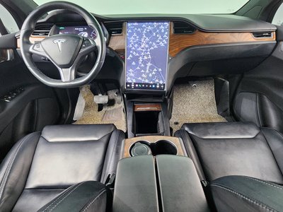 TESLA MODEL X - 5