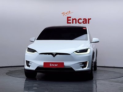 TESLA MODEL X - 2