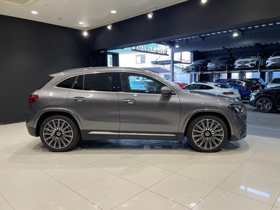 MERCEDES-BENZ GLA - 4