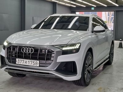 AUDI Q8 - 5