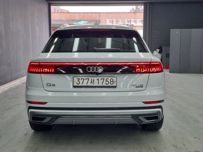 AUDI Q8 - 2