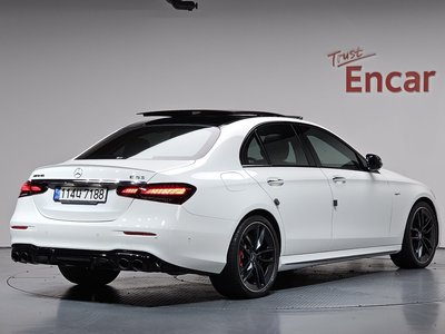 MERCEDES-BENZ E-CLASS - 2