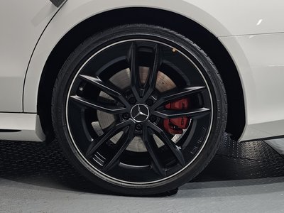 MERCEDES-BENZ E-CLASS - 8