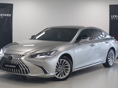 2025 Lexus ES 照片 1