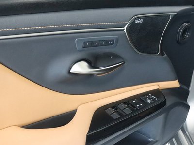 2025 Lexus ES 缩略图 12
