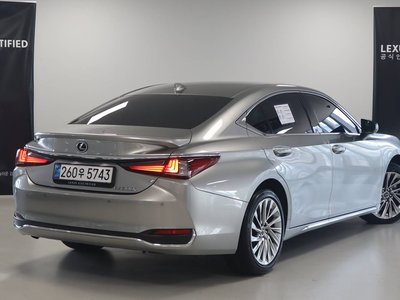 2025 Lexus ES 照片 4