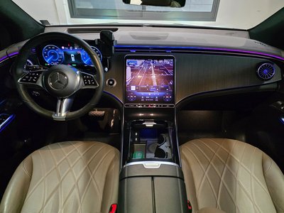 MERCEDES-BENZ EQE - 8