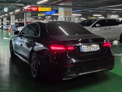 MERCEDES-BENZ E-CLASS - 7