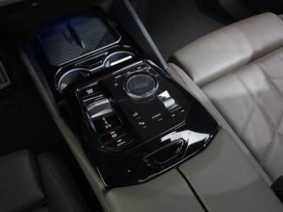 2024 BMW 5 SERIES — миниатюра 12