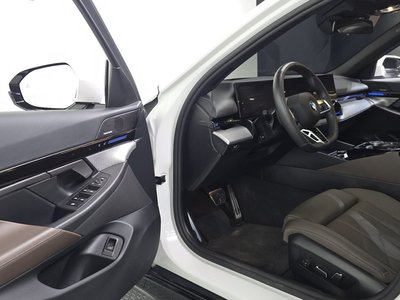 2024 BMW 5 SERIES — миниатюра 13