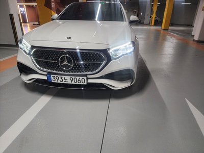MERCEDES-BENZ E-CLASS - 1