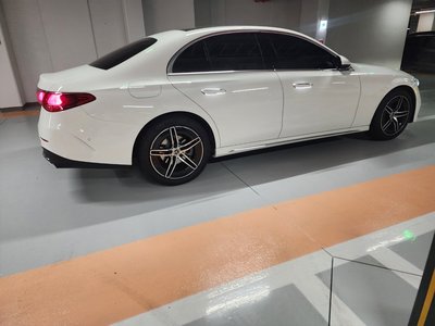 MERCEDES-BENZ E-CLASS - 6