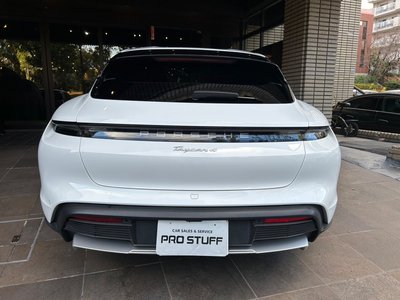 PORSCHE TAYCAN CROSS TURISMO - 10