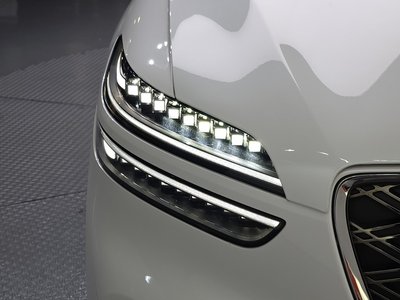 صورة 9 لـ 2024 Genesis GV70