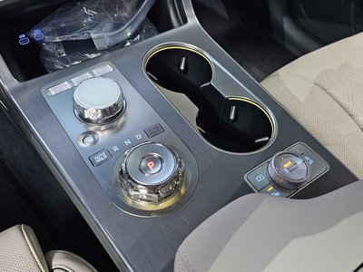 2024 Genesis GV80 photo 9