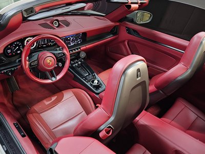 2022 Porsche 911 — миниатюра 11
