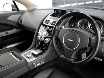 ASTON MARTIN RAPIDE - 6