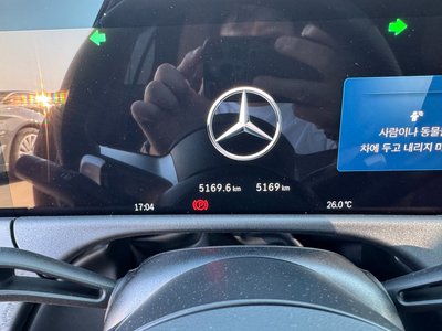 MERCEDES-BENZ E-CLASS - 8