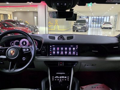 PORSCHE CAYENNE - 9