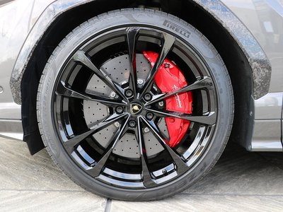 LAMBORGHINI URUS - 5