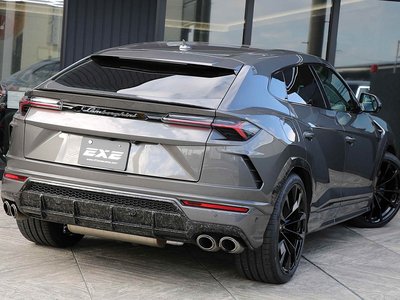LAMBORGHINI URUS - 4