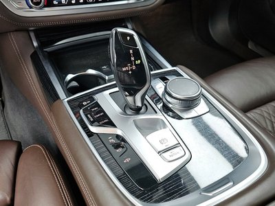 BMW 7 SERIES - 9