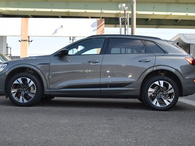 AUDI Q8 E-TRON - 7