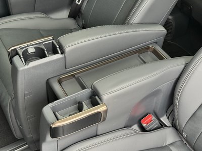 صورة مصغرة 57 لـ 2026 Toyota ALPHARD