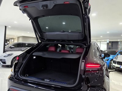 PORSCHE MACAN - 5