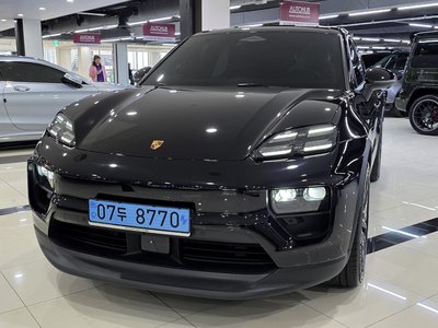 PORSCHE MACAN - 3