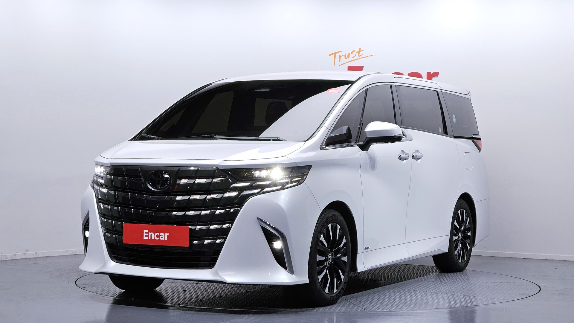 TOYOTA ALPHARD - View 1