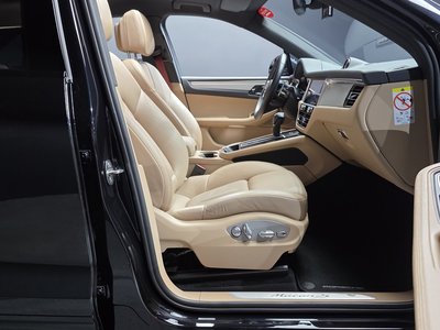 2023 Porsche MACAN — миниатюра 16