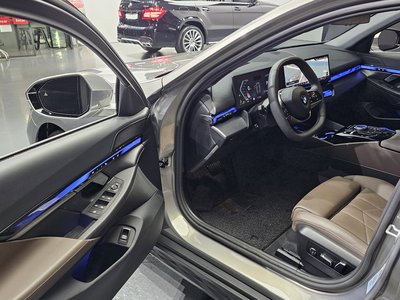 BMW 5 SERIES - 10
