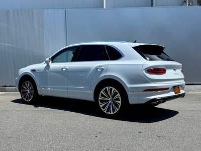 2025 Bentley BENTAYGA photo 8