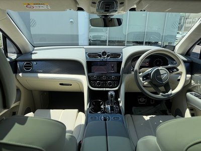 2025 Bentley BENTAYGA — миниатюра 14