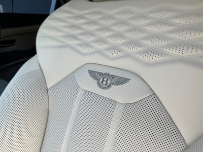 2025 Bentley BENTAYGA — миниатюра 33