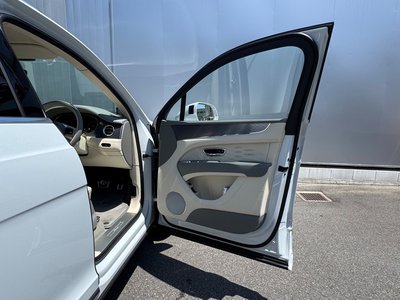 2025 Bentley BENTAYGA — миниатюра 20