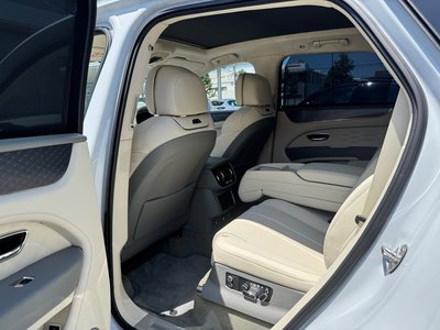 2025 Bentley BENTAYGA — миниатюра 38