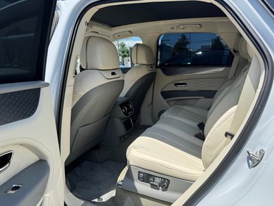 2025 Bentley BENTAYGA — миниатюра 37