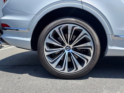 2025 Bentley BENTAYGA — миниатюра 11