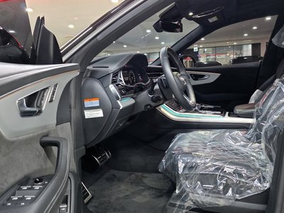AUDI Q8 - 10