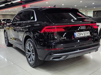 AUDI Q8 - 5