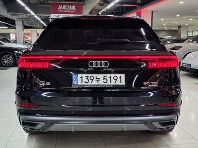 AUDI Q8 - 7