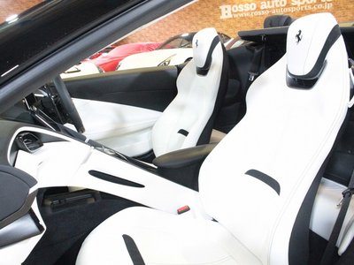 FERRARI ROMA SPIDER - 4